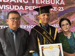 Cerita Anak Tukang Tambal Ban di Lampung Jadi Wisudawan Terbaik ITERA