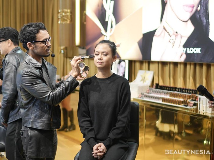 Makeup demo bersama YSL National Makeup Artist, Hendra Gunawan
