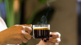 Suka Minum Kopi Hitam Setiap Hari? Ini Efek Sampingnya