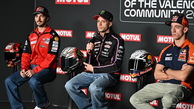 Francesco Bagnaia dan Marco Bezzecchi akan bersaing ketat memperebutkan peringkat ketiga MotoGP 2025 dalam MotoGP Valencia 2025, akhir pekan ini.