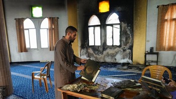 FOTO: Keji Pemukim Israel Bakar Masjid dan Al Quran di Tepi Barat
