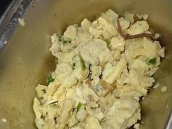 Heboh Ada Cacing Tanah Hidup di Makanan MBG SMAN 6 Medan