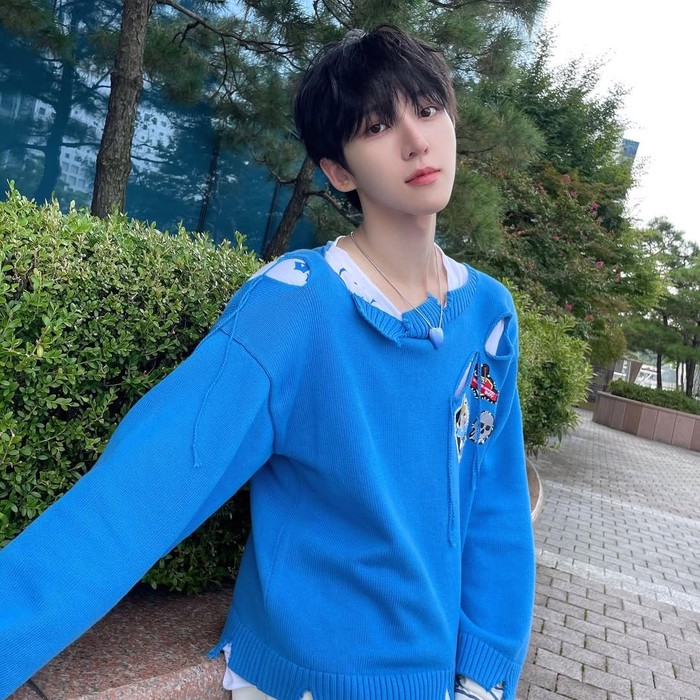 Donghyun menjadi perwakilan dari boy group KickFlip yang mengikuti CSAT 2025. Member kelahiran 2007 tersebut bersemangat untuk melanjutkan pendidikan ke perguruan tinggi.