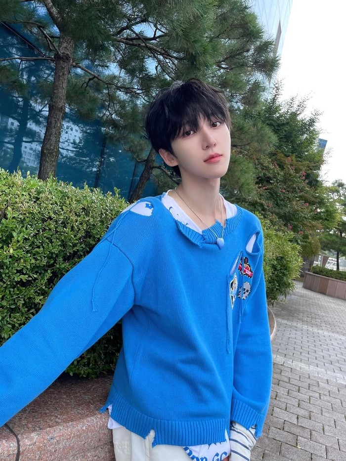 Donghyun menjadi perwakilan dari boy group KickFlip yang mengikuti CSAT 2025. Member kelahiran 2007 tersebut bersemangat untuk melanjutkan pendidikan ke perguruan tinggi.