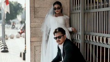 Berita Viral Selebriti dari InsertLive : Segera Menikah, Ini 7 Foto Prewedding Boiyen Pesek dan Calon Suami Bukan Orang Sembarangan
