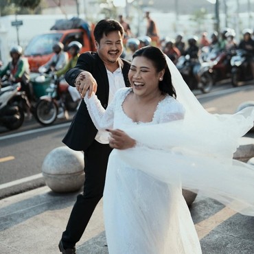 Boiyen Bongkar Sempat Putus-Nyambung Saat Pacaran dengan Suami