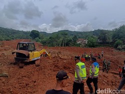 Video: Longsor di Cilacap Terjang Permukiman Warga, 2 Orang Tewas-21 Hilang