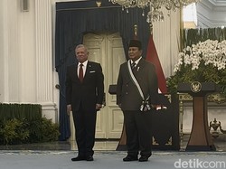 Raja Yordania Sematkan Tanda Kehormatan Tertinggi ke Prabowo