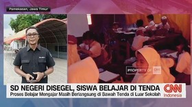 VIDEO: SD Negeri Disegel, Siswa Belajar di Tenda