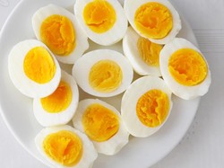 Bukan Direbus! Telur Kukus Teksturnya Lebih Enak dengan Trik Ini