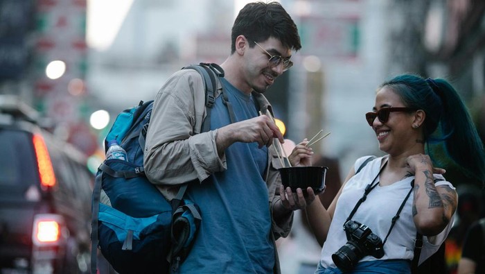 Anak tunggal biasanya terbuka terhadap ide dan pengalaman baru. Mereka tidak merasa dibatasi oleh orang tuanya.