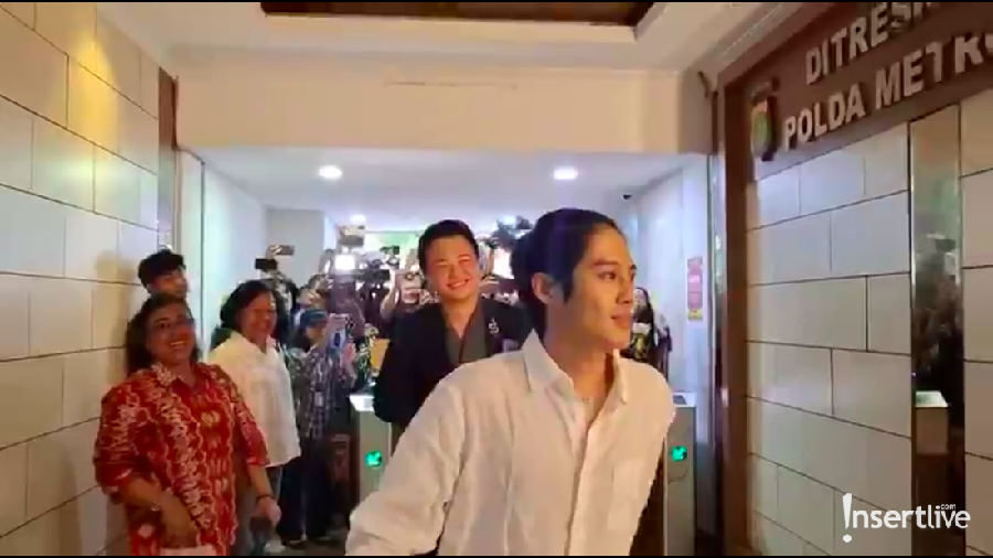 Wajah Santai DJ Panda Saat Hadiri Mediasi Lanjutan dengN Erika Carlina