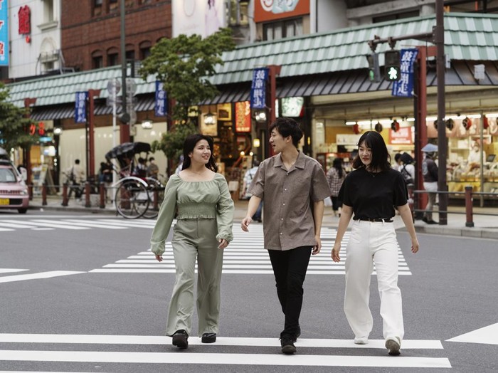 Di dunia yang serba cepat dan kompetitif seperti saat ini, kebanyakan orang terus-menerus mengejar kesempurnaan. Namun, Wabi-Sabi mengajarkan kita untuk menemukan keindahan dalam ketidaksempurnaan dan ketidakkekalan sehari-hari.