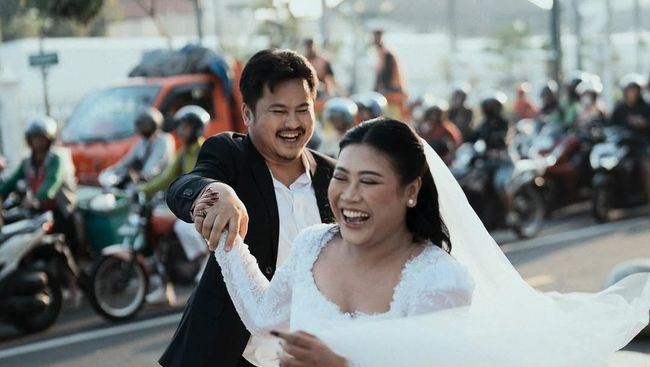 Terpopuler: Klarifikasi Lengkap Azizah Salsha vs Pekerjaan Suami Boiyen