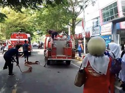 Kebakaran di Universitas Mega Buana Palopo, Mahasiswa Panik Keluar Kampus