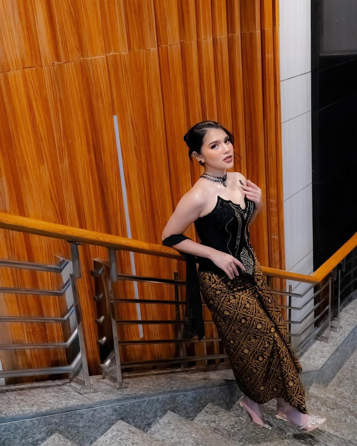 Davina Karamoy dengan berbagai macam OOTD&period;