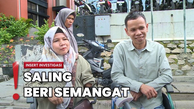 Cerita Perjuangan Pasangan Disabilitas Sri-Awenk saat Berjualan
