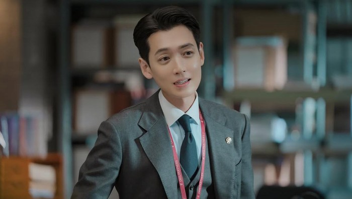 Simak Beda Gaya Jung Kyung Ho Jadi Pengacara dalam Dua Drakor yang Tayang di Netflix 2025