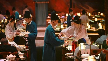 FOTO: Melintasi Waktu China Kuno di Sebuah Restoran Beijing