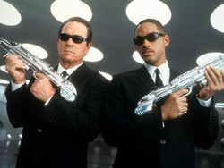 Sinopsis Film Man in Black II, Aksi Agen Rahasia Pembasmi Alien