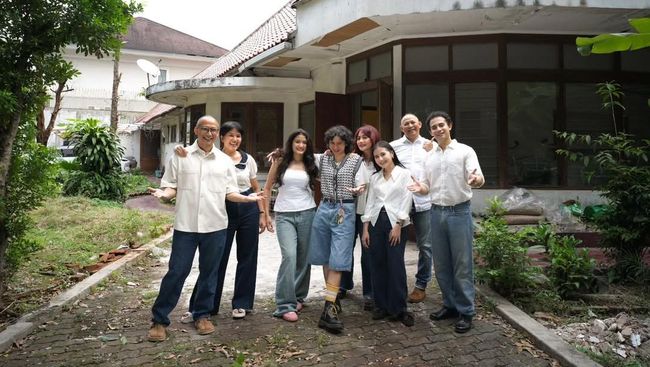 Ajak Prilly ke Rumah Masa Kecil, Omara Esteghlal: Semoga Kelak Ikut Menjadi Keluarga