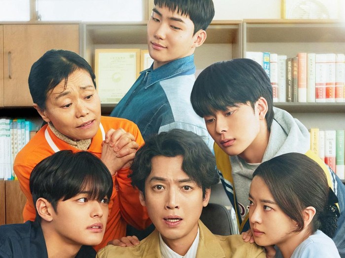 Setelah menjadi cameo di drama Wedding Impossible (2024) dan Resident Playbook (2025), Jung Kyung Ho akhirnya memainkan peran utama dalam Oh My Ghost Clients pada Mei 2025 lalu.