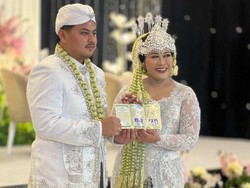 Terpopuler: Pekerjaan Suami Boiyen hingga Rumah Sarwendah Didatangi Debt Collector