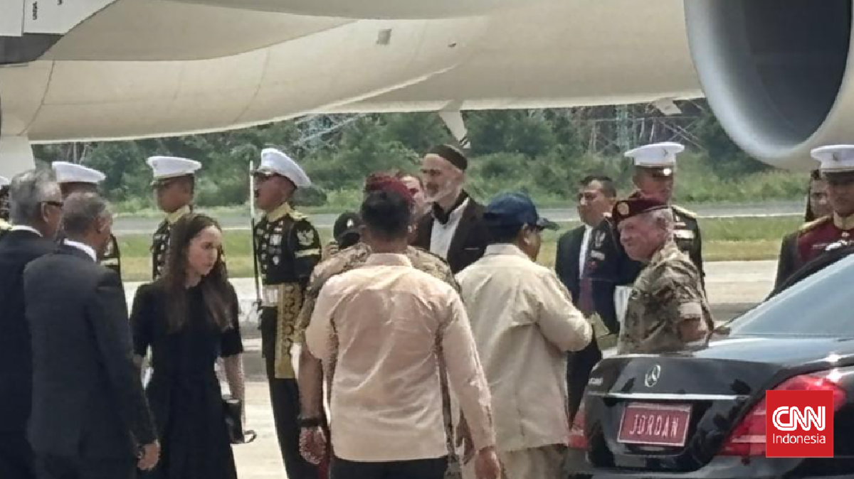 Prabowo Antar Langsung Raja Yordania ke Lanud Halim