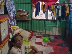 Rumah 3x4 Meter di Menteng Dihuni 10 Orang, Tidur Berimpitan Ditemani Tikus