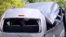 Evakuasi Minibus Kecelakaan di Bali yang Tewaskan 5 Turis China