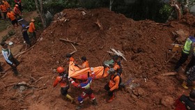Pencarian Korban Longsor Cilacap, 10 Orang Masih Hilang