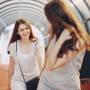 3 Kebiasaan Orang Terlalu Baik Hati yang Sering Dimanfaatkan Menurut Psikologi