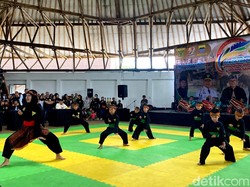 Serunya Pertarungan Pendekar Silat di Kota Bandung