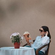 3 Tanda Kamu Bukan Pemalu, Melainkan Seorang Introvert