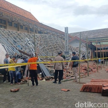 Viral Atap Gazebo Unsil Tasikmalaya Ambruk, 18 Mahasiswa Terluka