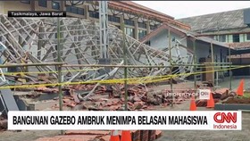 VIDEO: Bangunan Gazebo Ambruk Timpa Belasan Mahasiswa