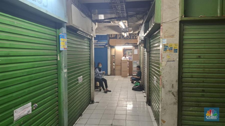 Kondisi Pasar Pramuka yang Mulai Kondusif Kembali Setelah Sempat Ricuh Akibat Kekecewaan Pedagang Akibat Kenaikan Tarif Sewa Kios. (CNBC Indonesia/Chandra) Kondisi Pasar Pramuka yang Mulai Kondusif Kembali Setelah Sempat Ricuh Akibat Kekecewaan Pedagang Akibat Kenaikan Tarif Sewa Kios. (CNBC Indonesia/Chandra)