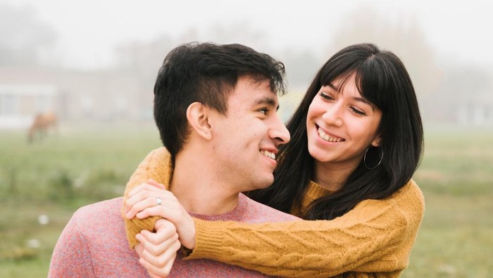 Kunci No.1 yang Bisa Membuat Hubungan Kuat dan Awet, Menurut Psikolog!