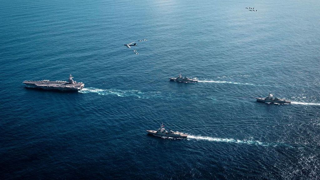 Trump Kirim Kapal Induk Terbesar di Dunia ke Iran