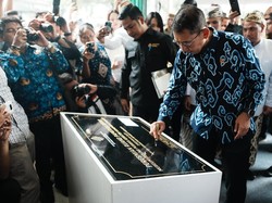 Fadli Zon Resmikan Ruang Pameran Museum Gedung Pusaka Keraton Kanoman