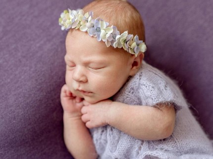 10 Inspirasi Nama Anak Tengah Perempuan dari Artis dan Artinya