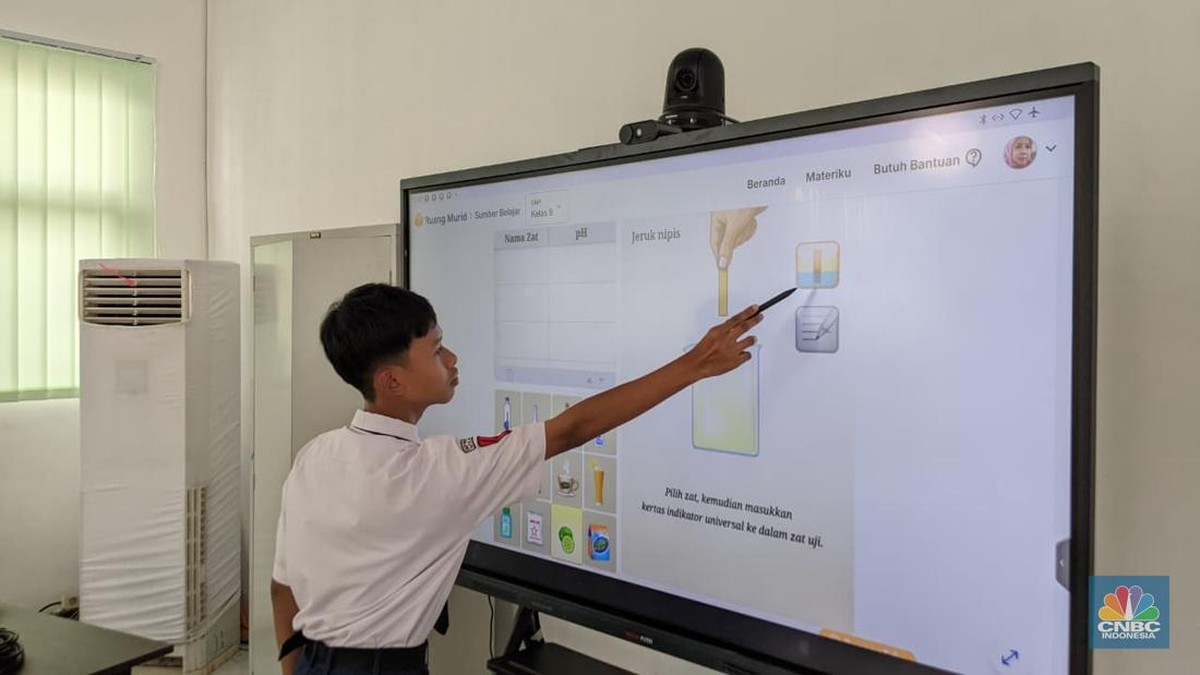 Smart Screen Bikin Siswa Happy, Prabowo Mau Tambah 3 di Semua Sekolah