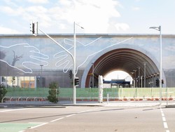 Canggih! Diam-diam Fasad Stasiun Ini Bisa Bersihkan Polusi Udara