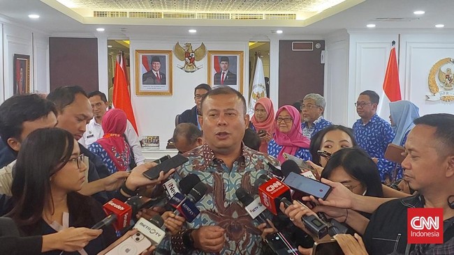 Wakil Ketua DPR Cucun mengklarifikasi pernyataan soal program makan bergizi gratis tak butuh ahli gizi.