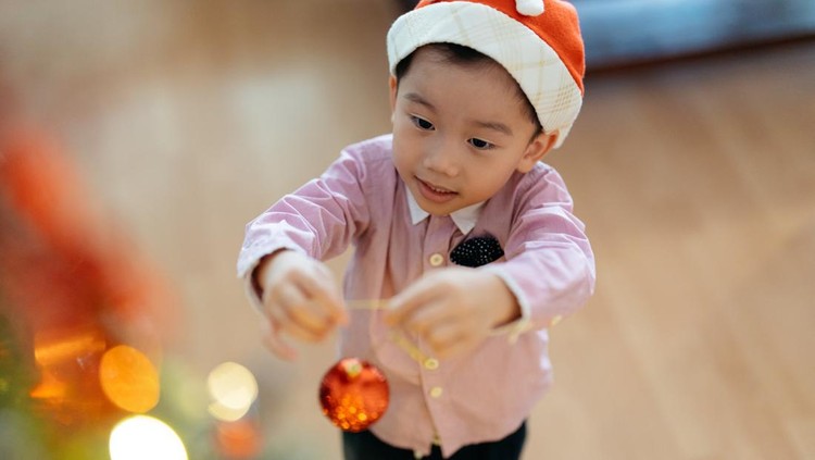 10 Rekomendasi Baju Natal untuk Anak Laki-laki, Nyaman dan Fashionable untuk Si Kecil