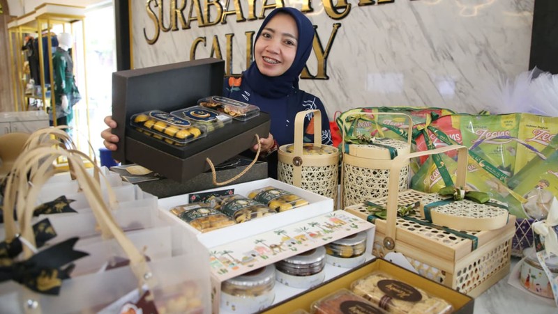 Untuk memperkuat posisi sebagai kota tujuan wisata, Pemerintah Kota (Pemkot) Surabaya meluncurkan Surabaya Holiday Super Sale (SHSS)