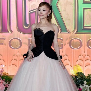 Ariana Grande & Cynthia Erivo Tampil Fenomenal di Premier Terakhir Wicked: For Good