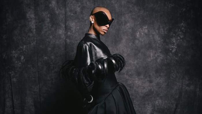 Cynthia Erivo di premier Wicked: For Good, NYC. Ia mengenakan ballgown dari Balenciaga.