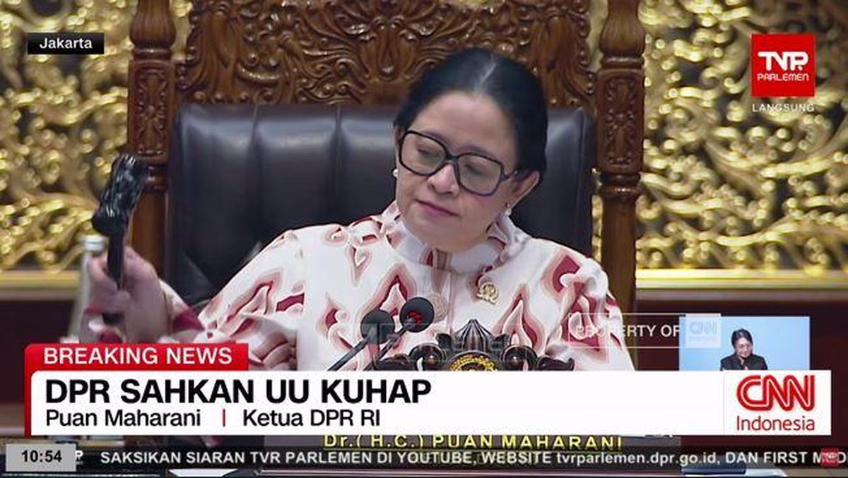 VIDEO: DPR Resmi Sahkan RKUHAP Jadi UU