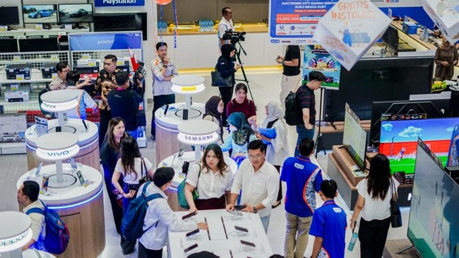 Electronic City membuka toko baru di Gading Serpong dengan promo Hot Deals, tersedia layanan Service City dan opsi pembayaran cicilan 0%.